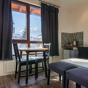  Apartment Refurbished Studios, Mountain View Balconies, Minutes From Gondola Bulgaria