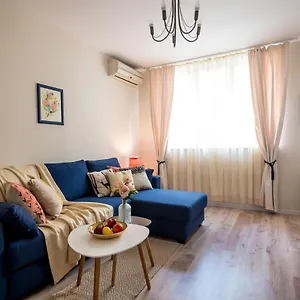 Urban Garden Apartment